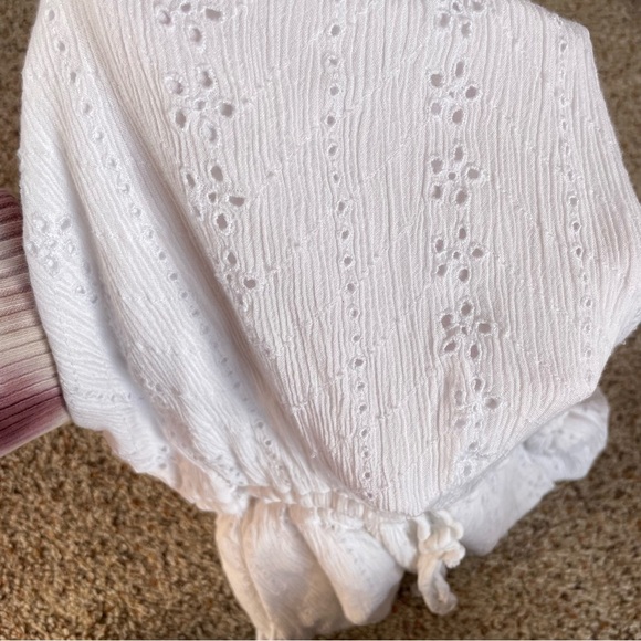 Hollister White Eyelet Girls Romper. Size XS - Picture 7 of 8